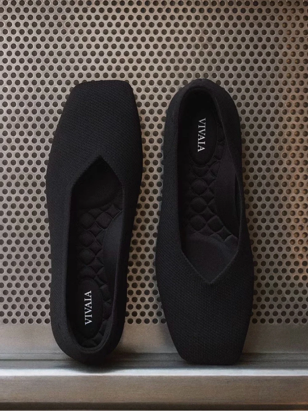 Vivaia Margot 3.0 Black Ballet Flats with Clip on Bows. Women’s 43 (US 11).